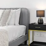 Ocean Views In Beachside 2-Bedroom Unit - Q Stay