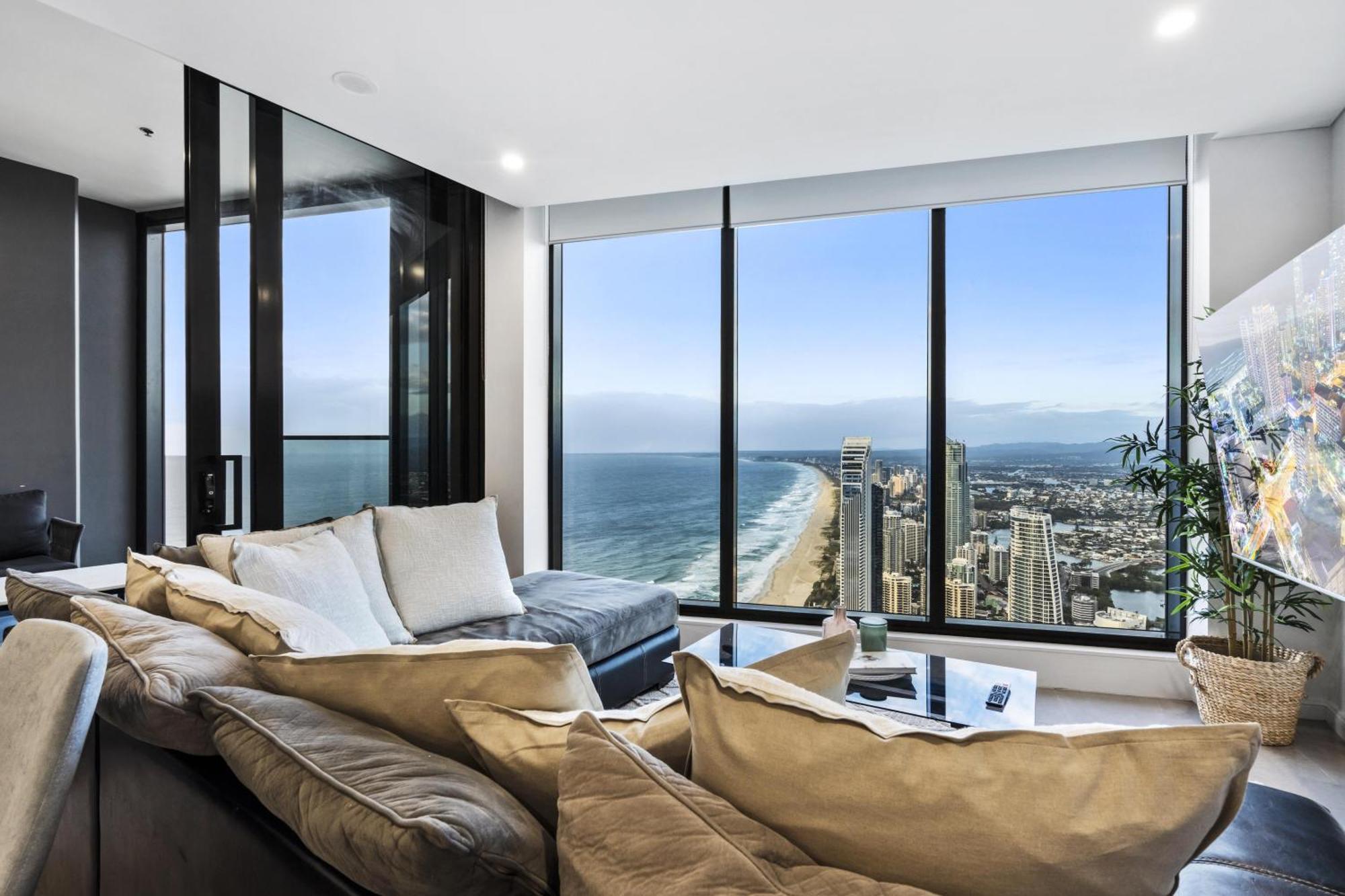 Ocean Views In Beachside 2-bedroom Unit - Q Gold Coast